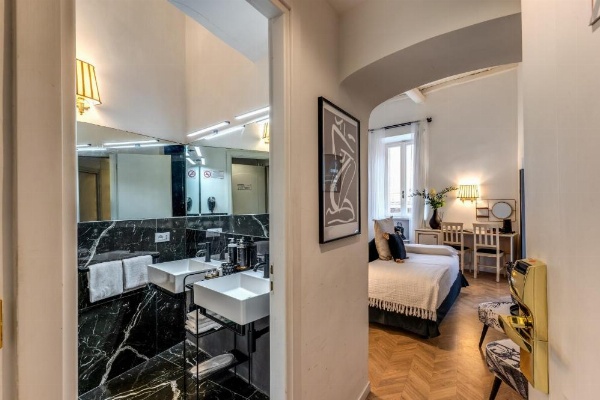 Baboon Room image 14