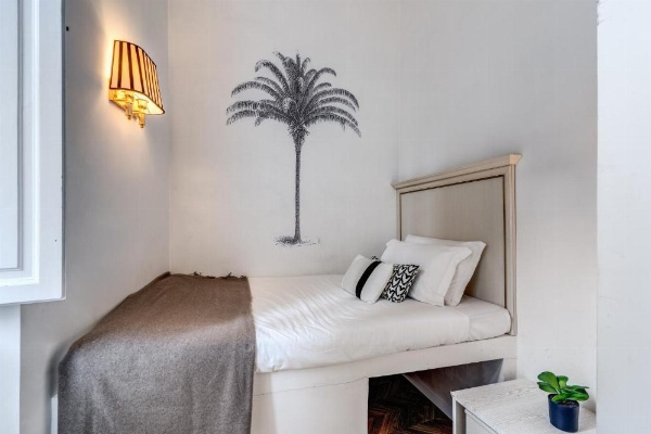 Baboon Room image 22