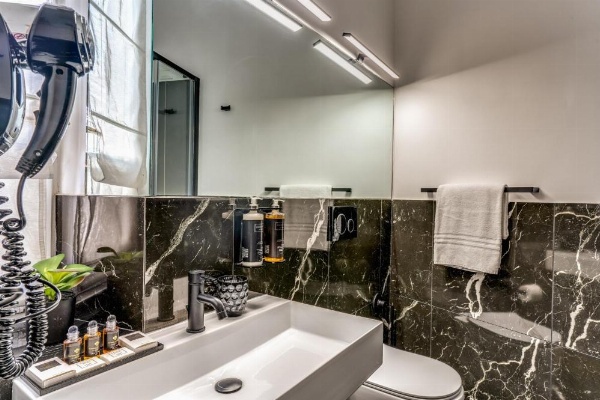 Baboon Room image 26