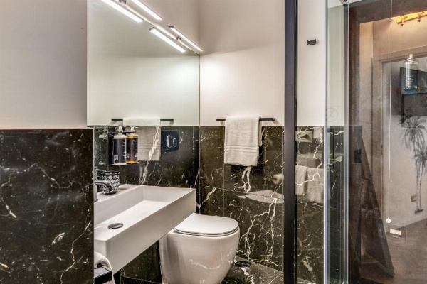 Baboon Room image 27